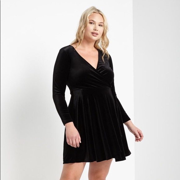 Dresses & Skirts - Long Sleeve Velvet Wrap Dress